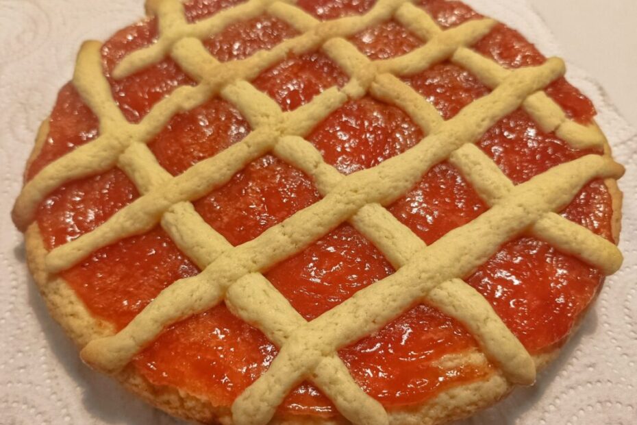 Crostata di marmellata di mele cotogne cucinata al microonde