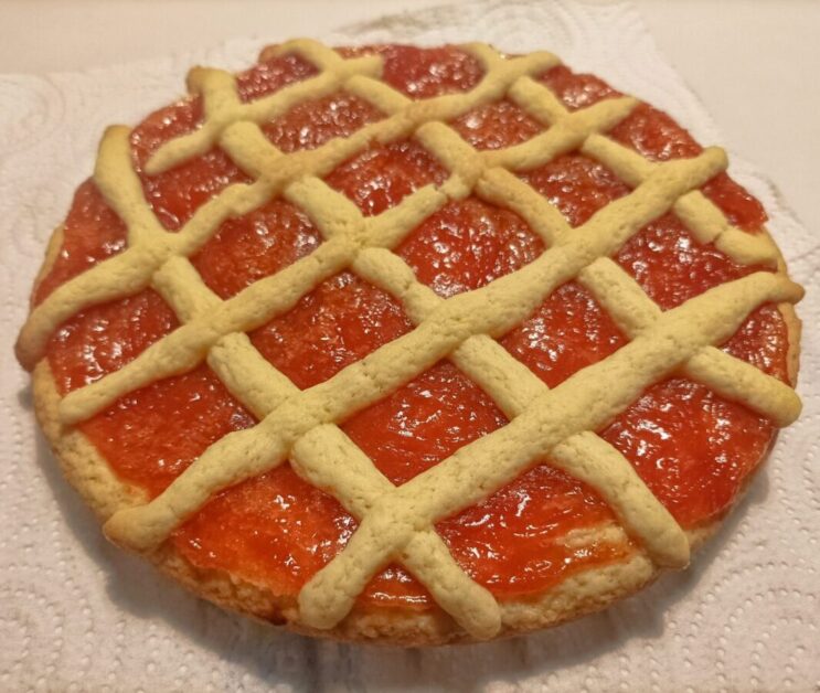 Crostata di marmellata di mele cotogne cucinata al microonde